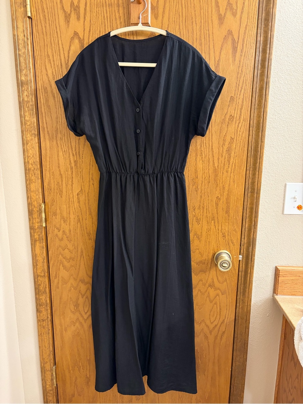 Women's Black V-Neck Button Front Leg Midi/Maxi Dress